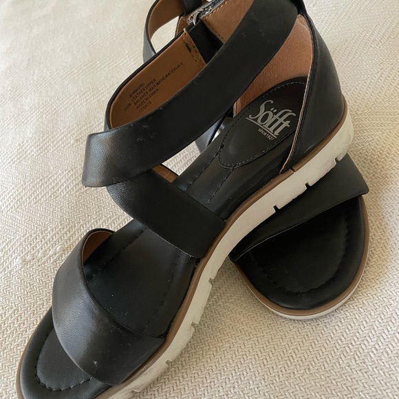 Sofft since1927 Velcro strap shoes size 6.5 - Picture 4 of 5